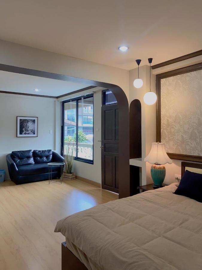 October Hostel Chiangmai Csiangmaj Kültér fotó