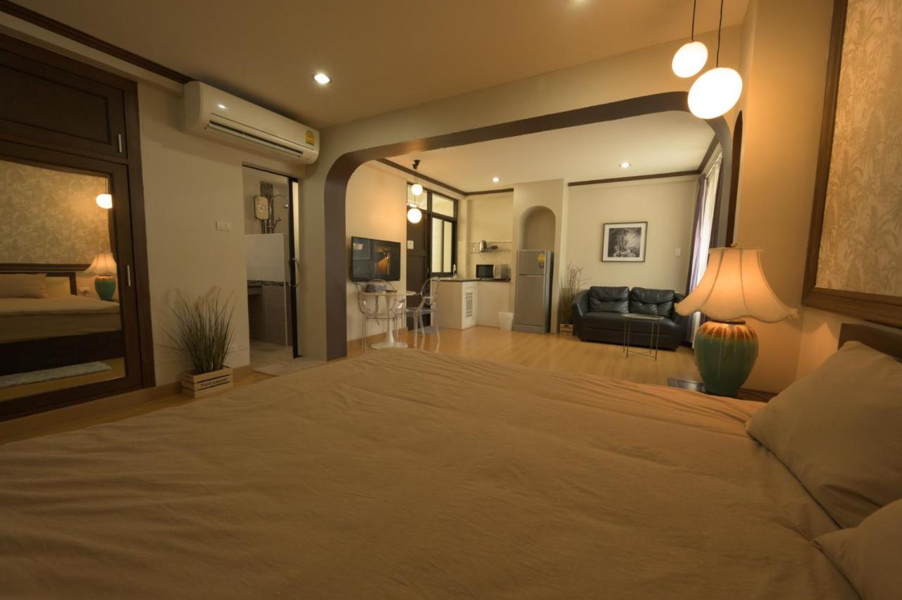 October Hostel Chiangmai Csiangmaj Kültér fotó