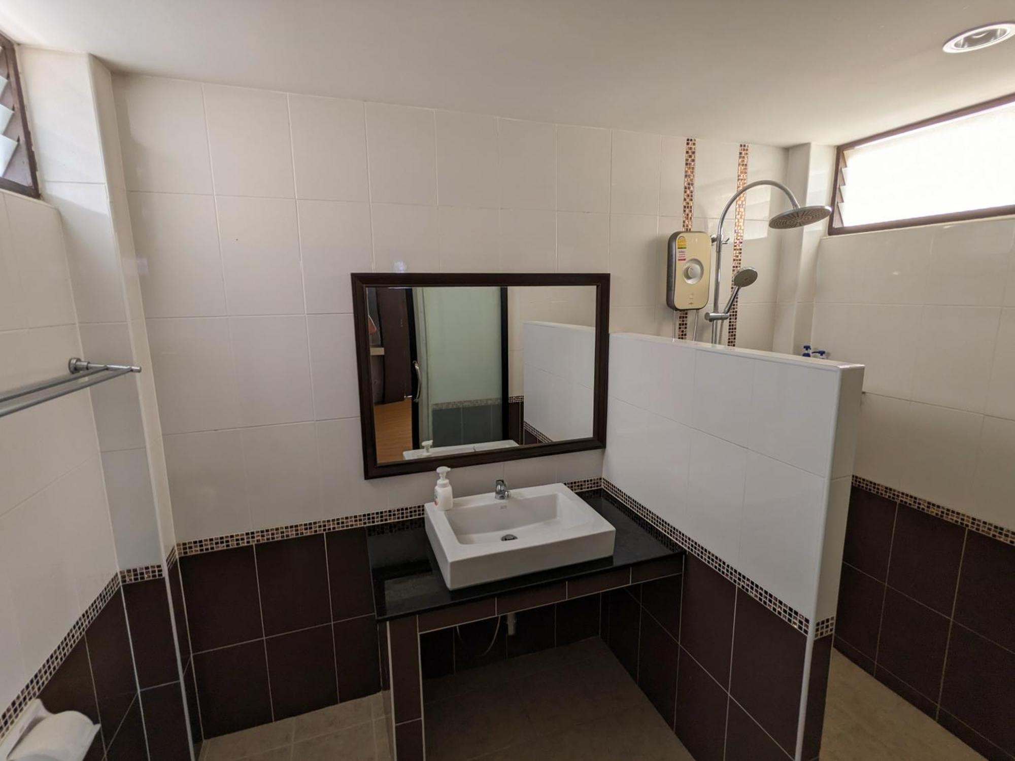 October Hostel Chiangmai Csiangmaj Kültér fotó