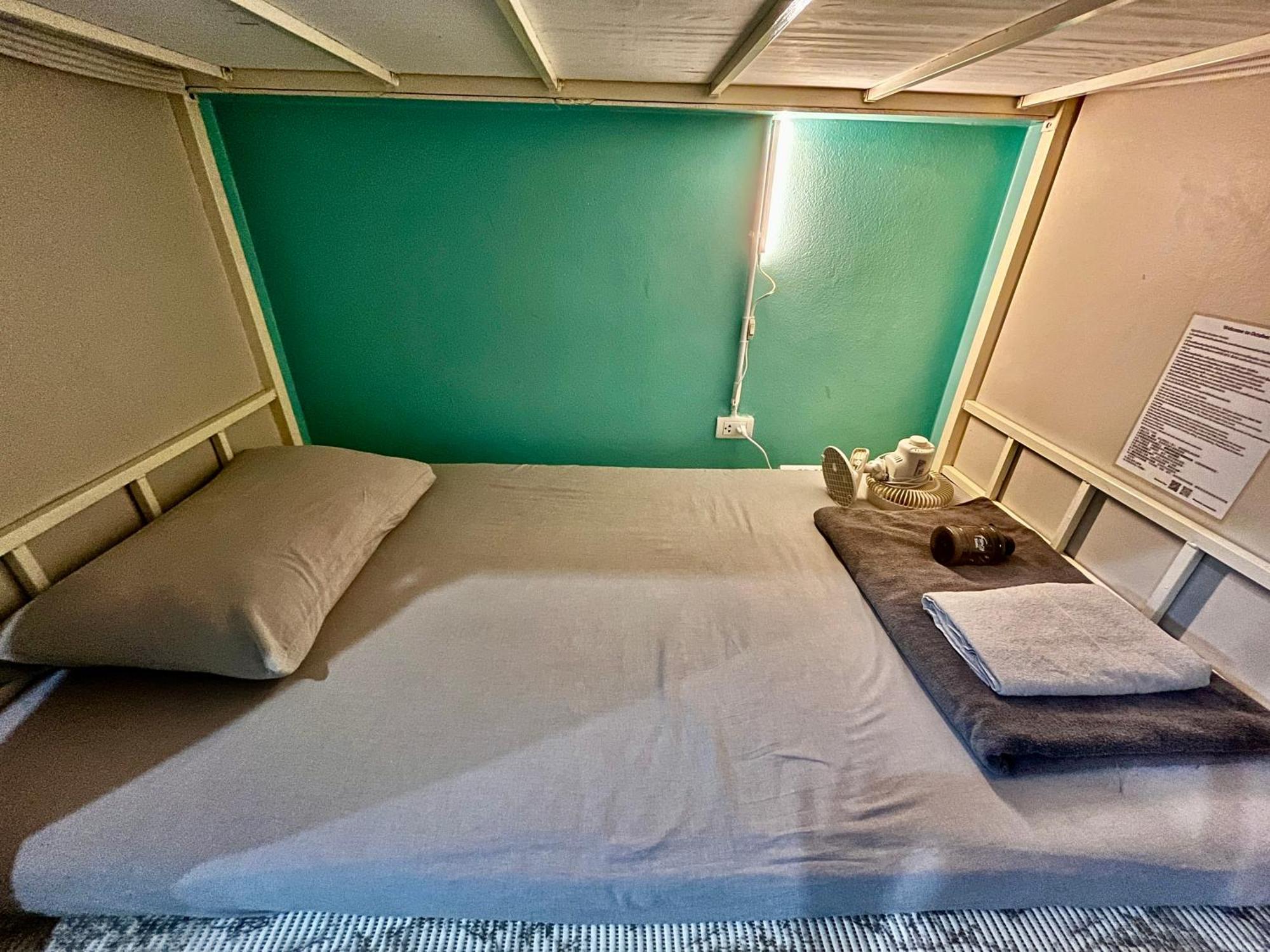 October Hostel Chiangmai Csiangmaj Kültér fotó